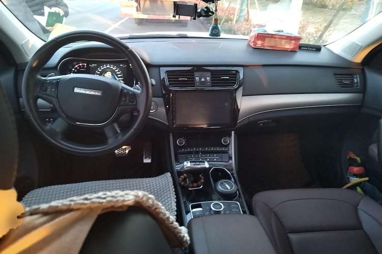 Used Haval H8 2017 2.0T Gasoline 4x4 Enjoyment Model Center Console