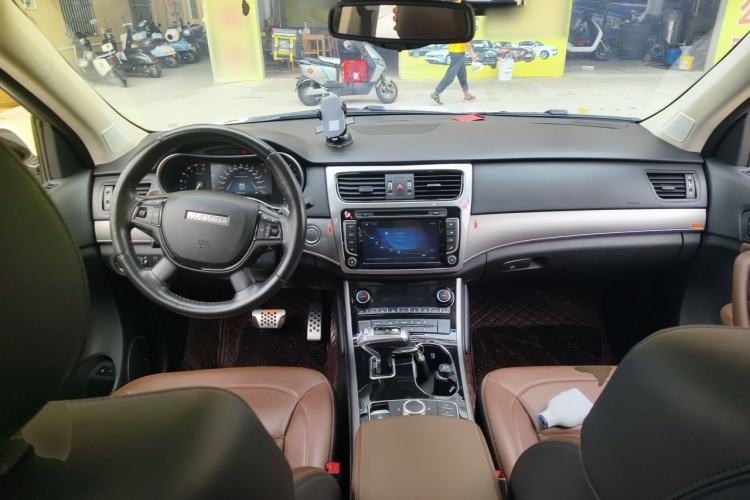 Used Haval H8 2017 2.0T Gasoline 4x4 Smart Enjoyment Version Center Console