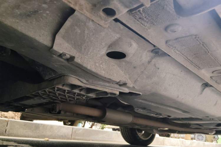 Used Haval H8 2017 2.0T Gasoline Four-Wheel Drive Luxury Model Chassis Front Left