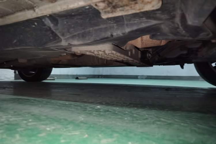 Used Haval H8 2017 2.0T Gasoline Two-Wheel Drive Smart Edition Chassis Front Right