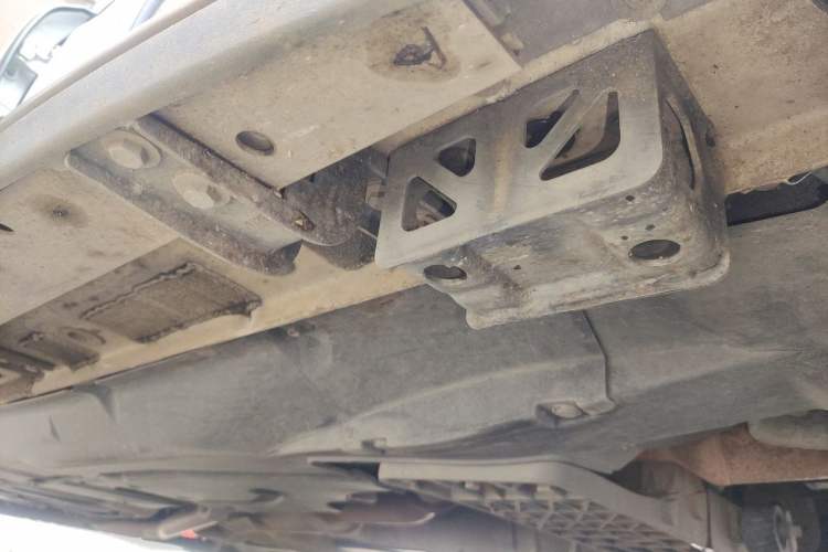 Used Haval H8 2017 2.0T Gasoline Two-Wheel Drive Smart Edition Chassis Front Right