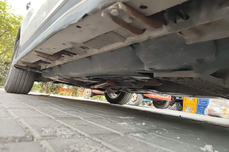 Used Haval H8 2017 2.0T Gasoline Two-Wheel Drive Enjoyment Version Chassis Front Right