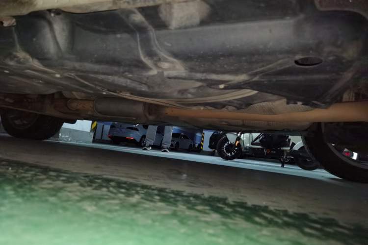 Used Haval H8 2017 2.0T Gasoline Two-Wheel Drive Smart Edition Chassis Rear Left