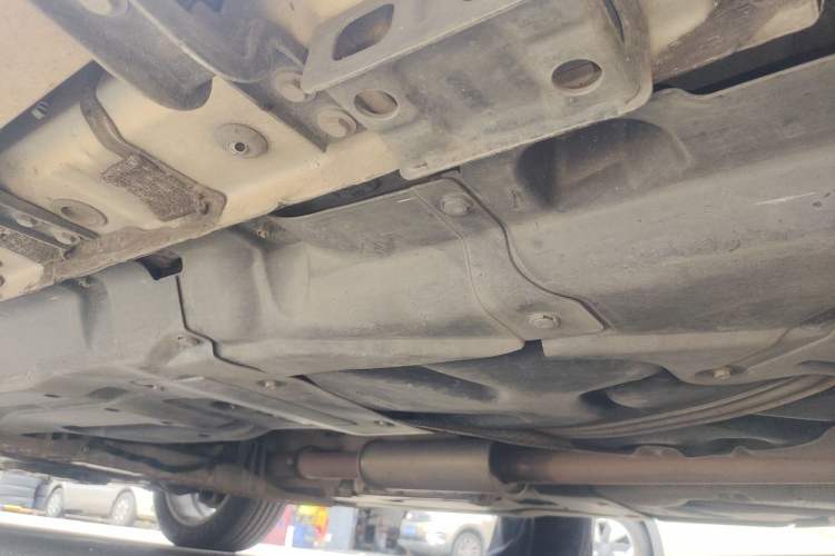 Used Haval H8 2017 2.0T Gasoline Two-Wheel Drive Smart Edition Chassis Rear Left