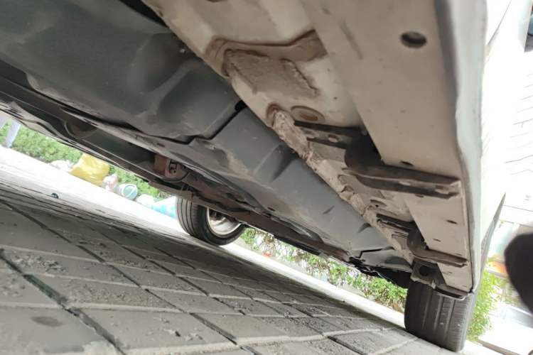Used Haval H8 2017 2.0T Gasoline Two-Wheel Drive Enjoyment Version Chassis Rear Right