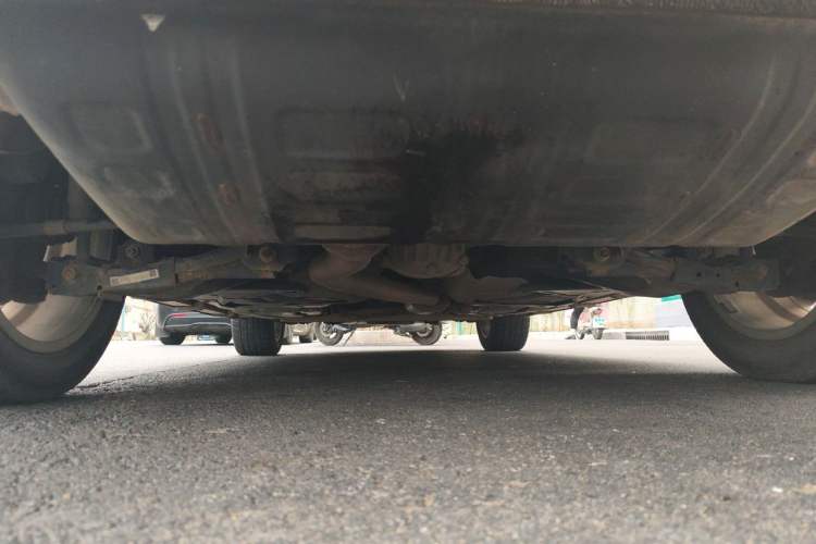 Used Haval H8 2017 2.0T Gasoline Two-Wheel Drive Smart Edition Chassis Rear