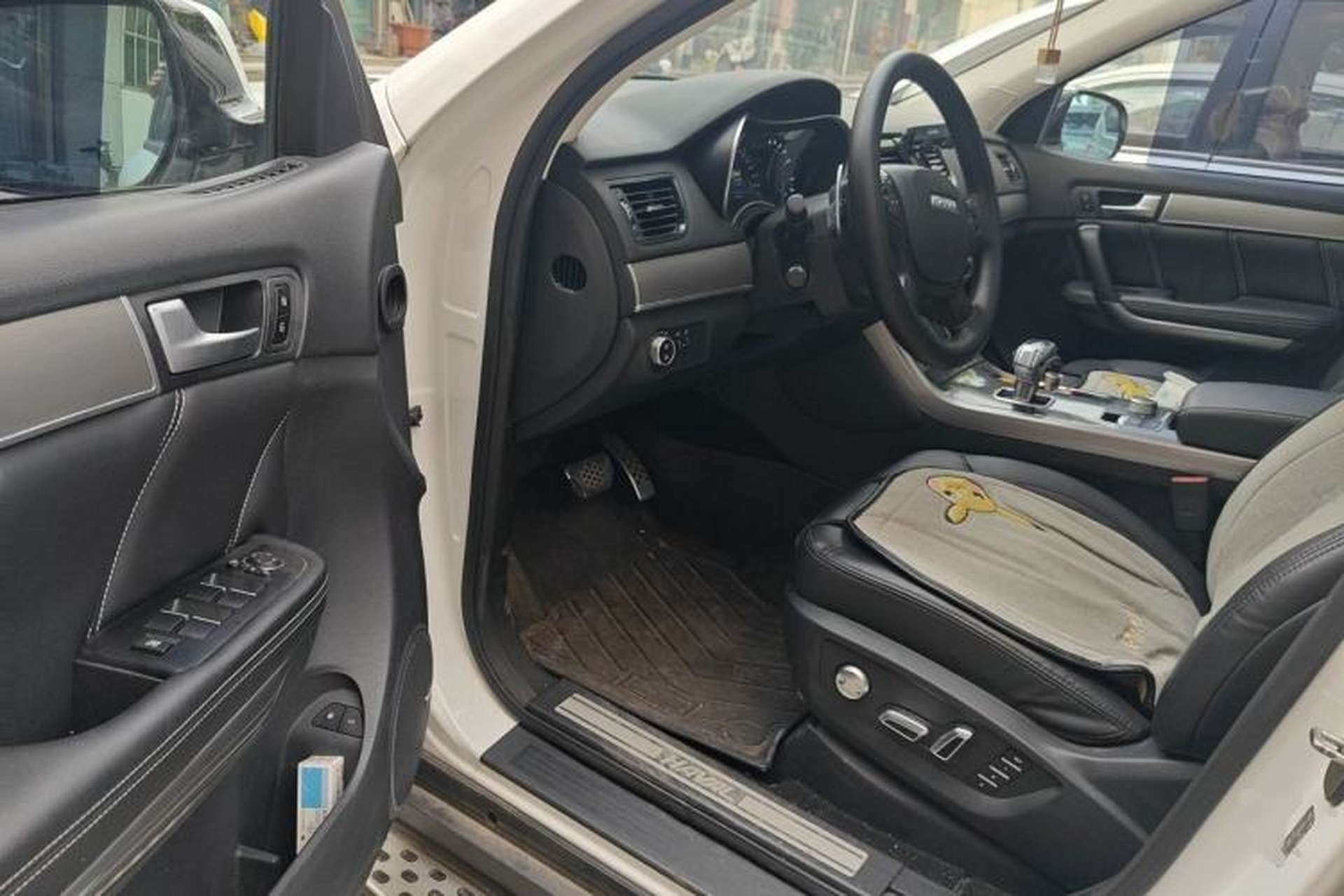 Used Haval H8 2017 2.0T Gasoline Two-Wheel Drive Smart Edition Driver Seat