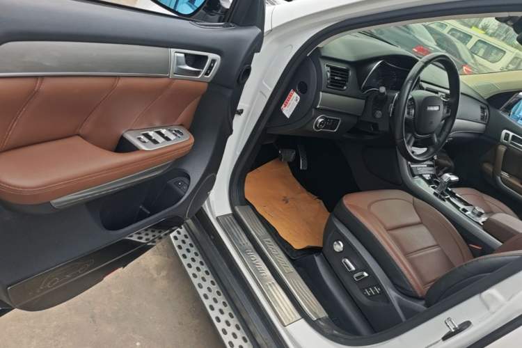 Used Haval H8 2017 2.0T Gasoline Two-Wheel Drive Smart Edition Driver Seat