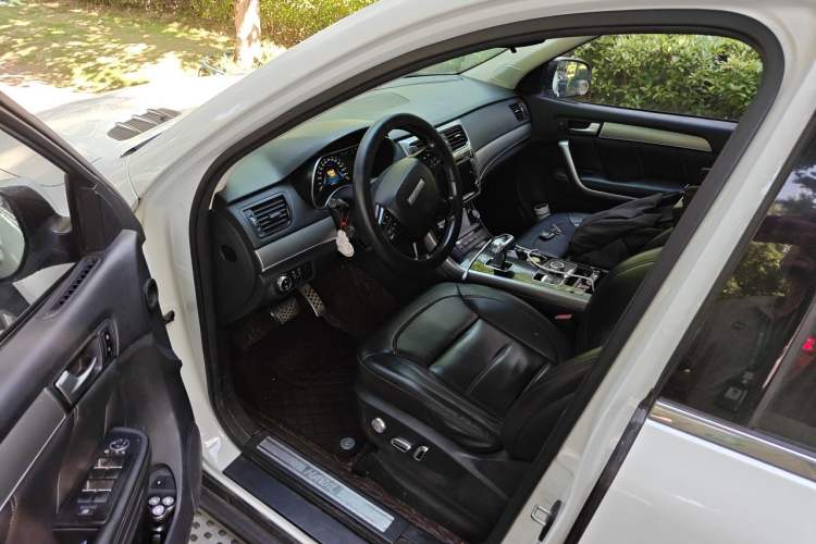 Used Haval H8 2017 2.0T Gasoline Two-Wheel Drive Enjoyment Version Driver Seat