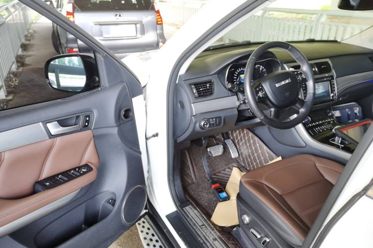 Used Haval H8 2017 2.0T Gasoline 4x4 Enjoyment Model Driver Seat