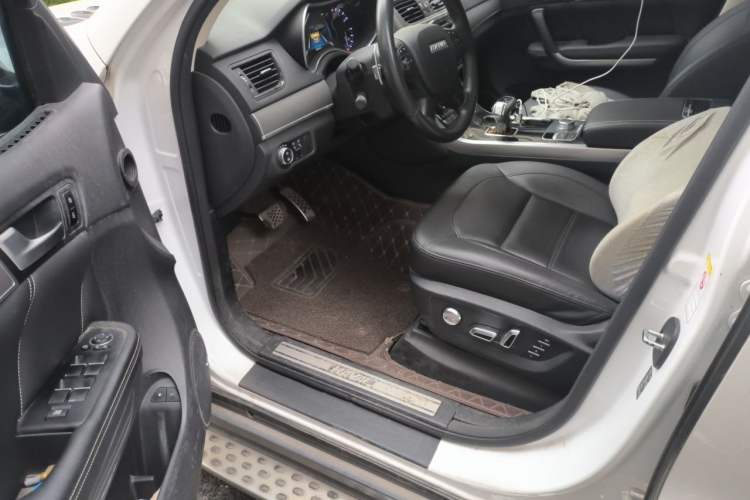 Used Haval H8 2017 2.0T Gasoline Two-Wheel Drive Smart Edition Driver Seat