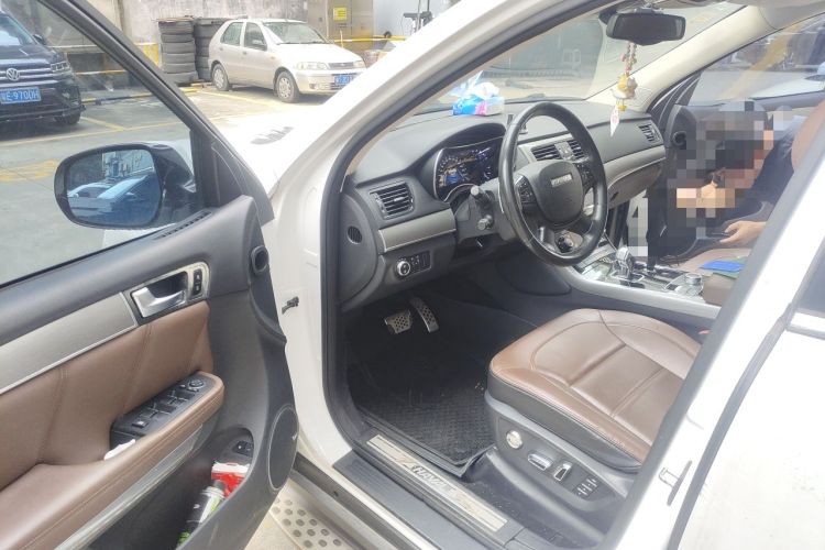 Used Haval H8 2017 2.0T Gasoline Two-Wheel Drive Smart Edition Driver Seat