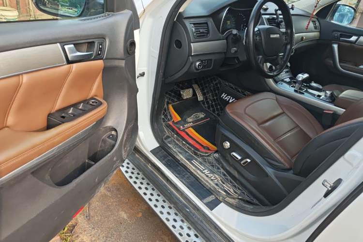 Used Haval H8 2017 2.0T Gasoline Two-Wheel Drive Enjoyment Version Driver Seat