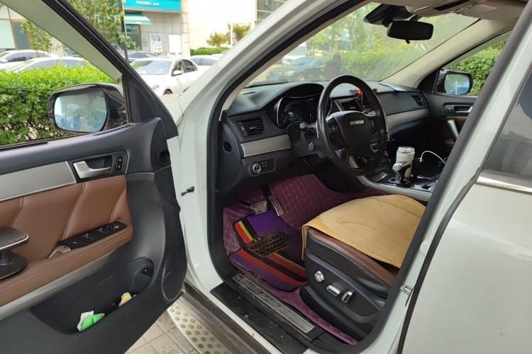 Used Haval H8 2017 2.0T Gasoline Two-Wheel Drive Enjoyment Version Driver Seat