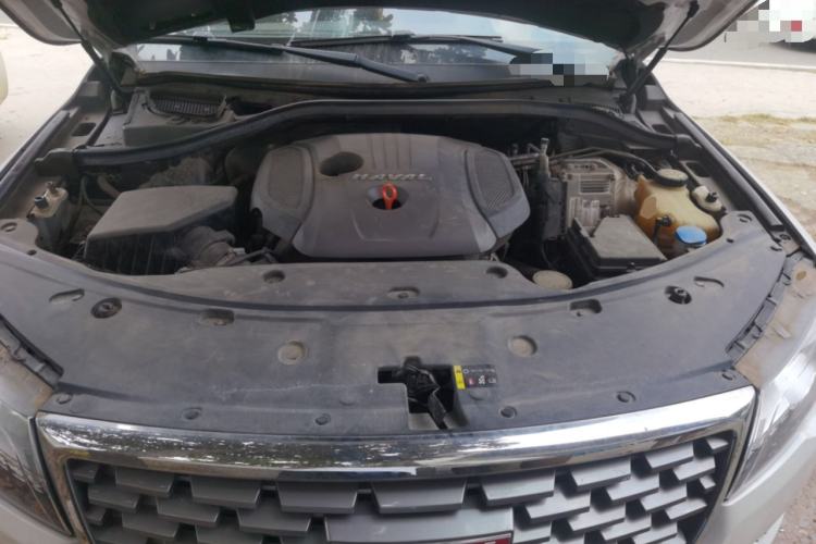 Used Haval H8 2017 2.0T Gasoline 4x4 Smart Enjoyment Version Engine Bay