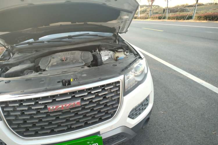Used Haval H8 2017 2.0T Gasoline 4x4 Enjoyment Model Engine Bay Left