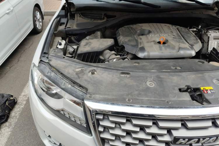 Used Haval H8 2017 2.0T Gasoline 4x4 Smart Enjoyment Version Engine Bay Right