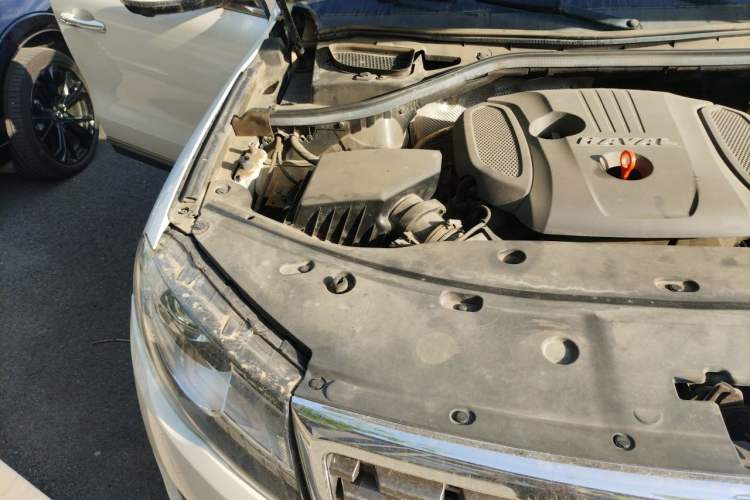 Used Haval H8 2017 2.0T Gasoline 4x4 Smart Enjoyment Version Engine Bay Right