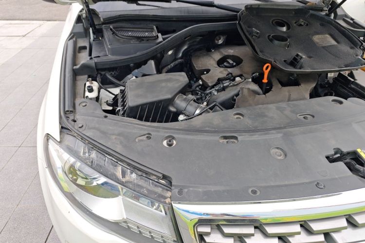 Used Haval H8 2017 2.0T Gasoline 4x4 Enjoyment Model Engine Bay Right