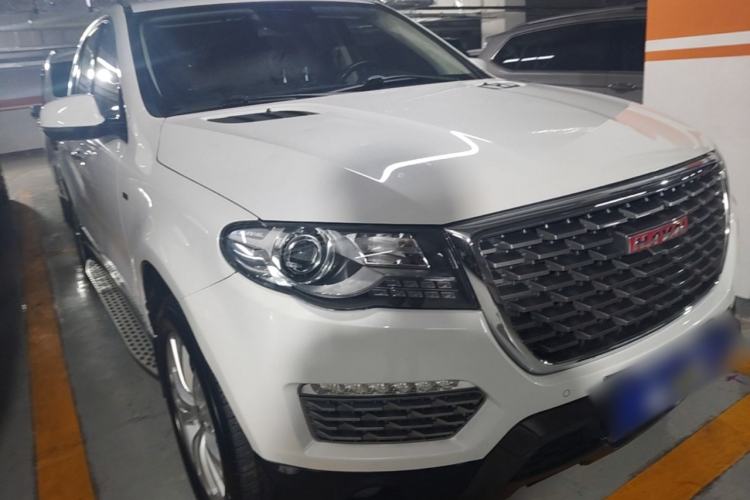 Used Haval H8 2017 2.0T Gasoline 4x4 Smart Enjoyment Version Front Right 45 Deg