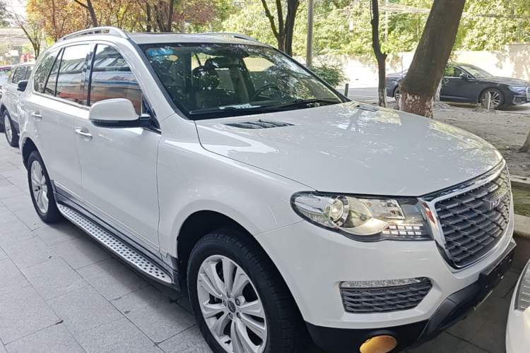 Used Haval H8 2017 2.0T Gasoline Two-Wheel Drive Enjoyment Version Front Right 45 Deg