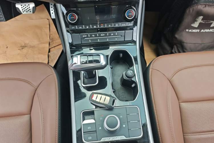 Used Haval H8 2017 2.0T Gasoline Two-Wheel Drive Smart Edition Gear Lever