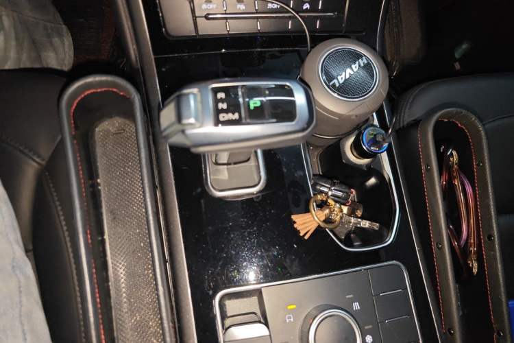 Used Haval H8 2017 2.0T Gasoline Two-Wheel Drive Smart Edition Gear Lever