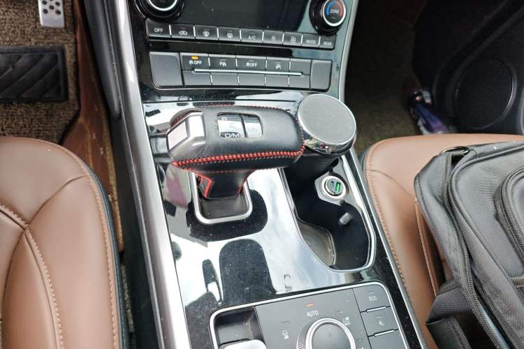 Used Haval H8 2017 2.0T Gasoline 4x4 Enjoyment Model Gear Lever