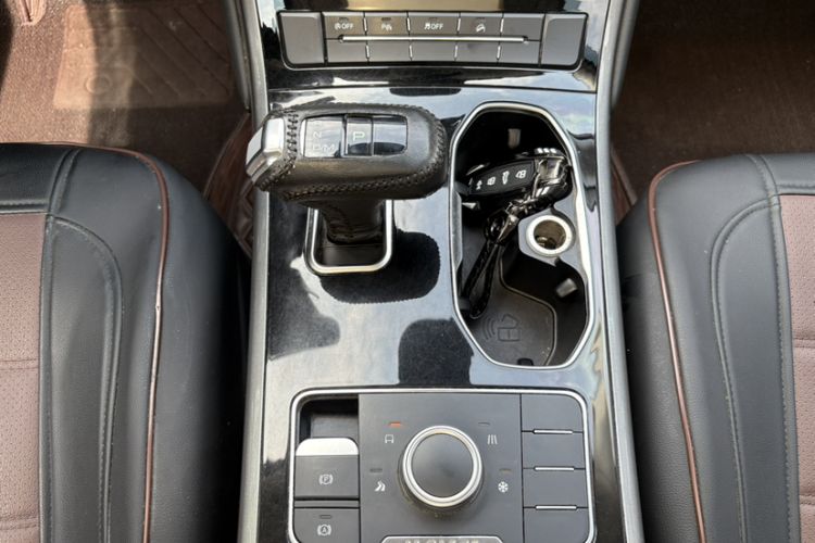 Used Haval H8 2017 2.0T Gasoline Two-Wheel Drive Smart Edition Gear Lever