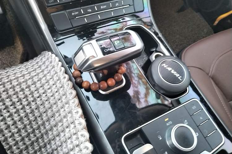 Used Haval H8 2017 2.0T Gasoline 4x4 Enjoyment Model Gear Lever