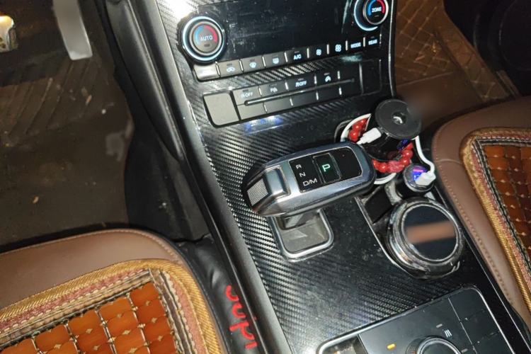 Used Haval H8 2017 2.0T Gasoline 4x4 Enjoyment Model Gear Lever