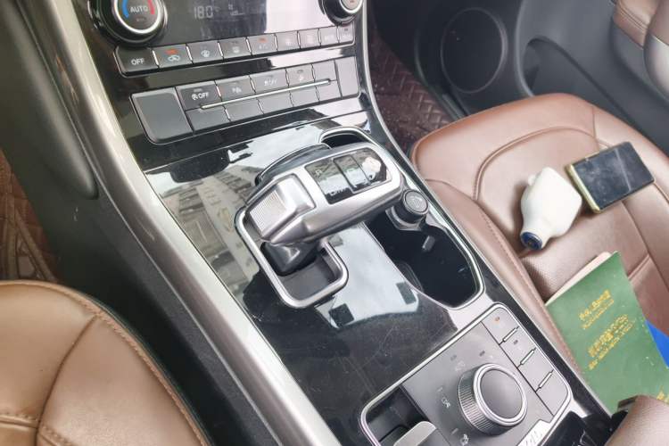 Used Haval H8 2017 2.0T Gasoline 4x4 Smart Enjoyment Version Gear Lever