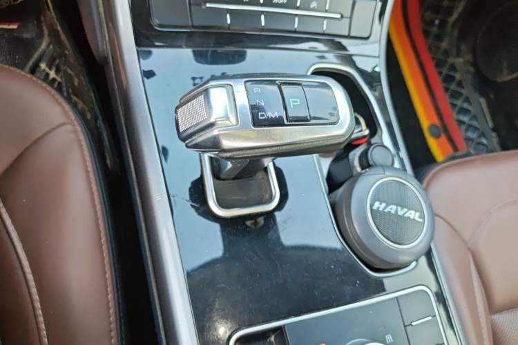 Used Haval H8 2017 2.0T Gasoline Two-Wheel Drive Enjoyment Version Gear Lever