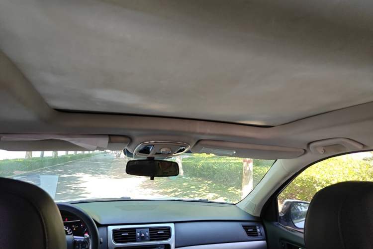 Used Haval H8 2017 2.0T Gasoline Two-Wheel Drive Enjoyment Version Headliner