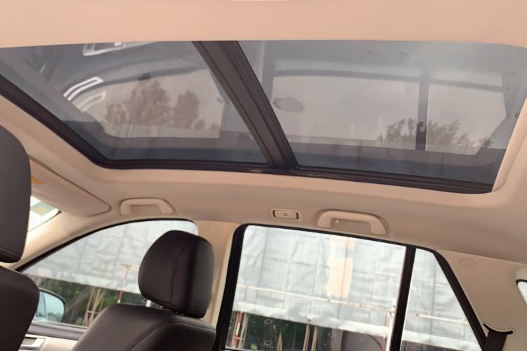 Used Haval H8 2017 2.0T Gasoline Two-Wheel Drive Enjoyment Version Headliner