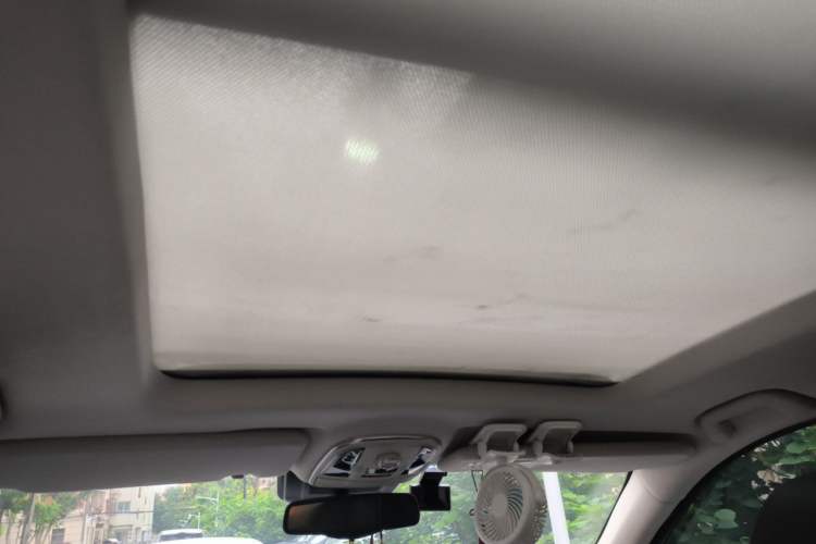 Used Haval H8 2017 2.0T Gasoline Two-Wheel Drive Smart Edition Headliner