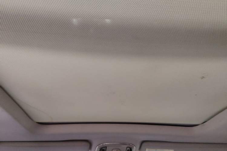 Used Haval H8 2017 2.0T Gasoline Four-Wheel Drive Luxury Model Headliner