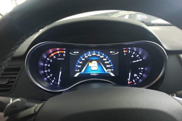 Used Haval H8 2017 2.0T Gasoline Two-Wheel Drive Smart Edition Instrument Cluster