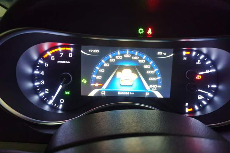Used Haval H8 2017 2.0T Gasoline Two-Wheel Drive Smart Edition Instrument Cluster
