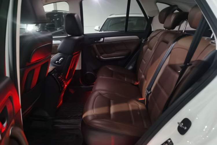 Used Haval H8 2017 2.0T Gasoline Four-Wheel Drive Luxury Model Interior 1