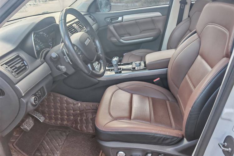 Used Haval H8 2017 2.0T Gasoline 4x4 Smart Enjoyment Version Interior 3