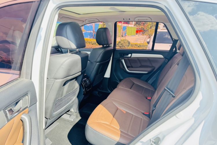 Used Haval H8 2017 2.0T Gasoline 4x4 Enjoyment Model Interior 4