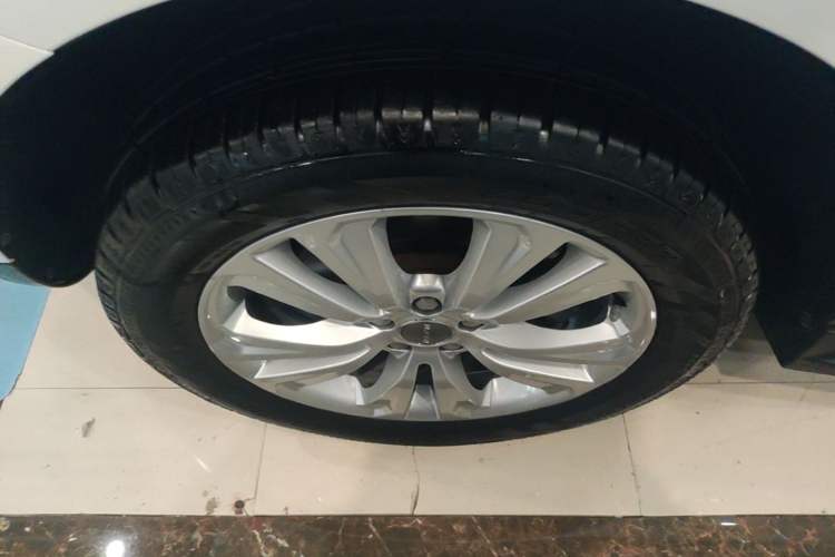Used Haval H8 2017 2.0T Gasoline Two-Wheel Drive Enjoyment Version Left Front Wheel Hub