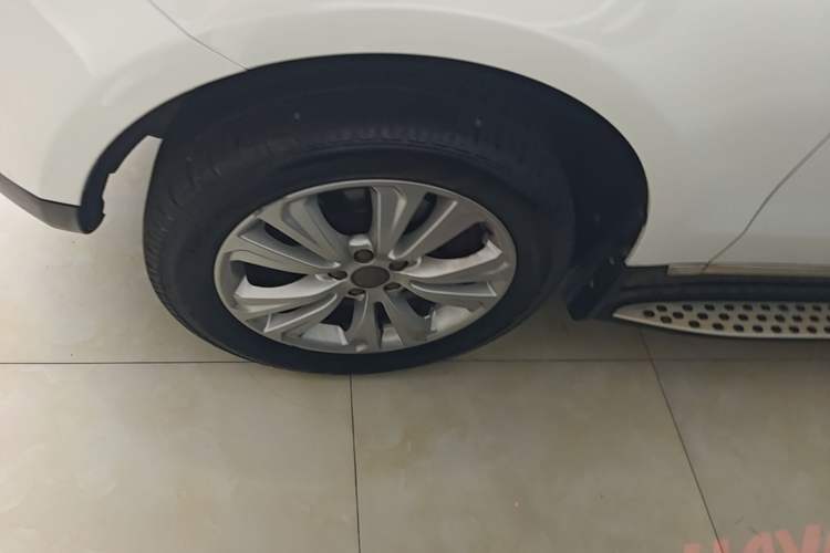 Used Haval H8 2017 2.0T Gasoline Two-Wheel Drive Smart Edition Left Front Wheel Hub