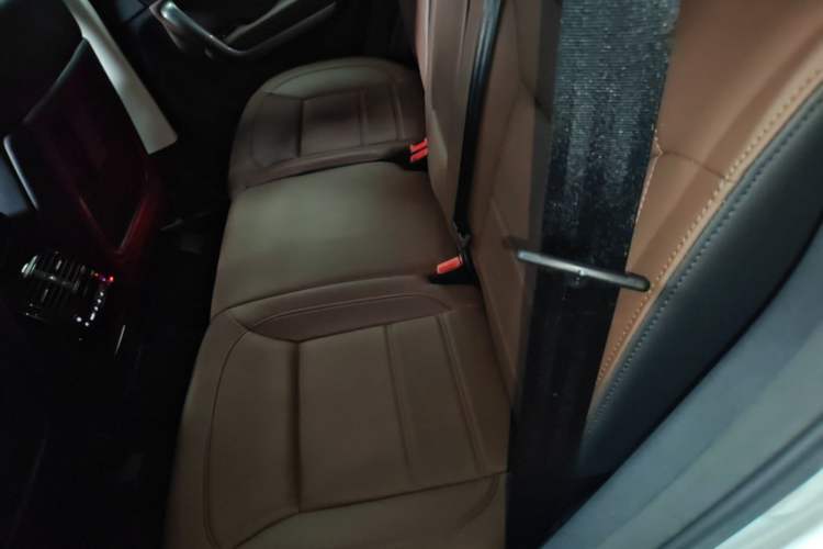 Used Haval H8 2017 2.0T Gasoline 4x4 Enjoyment Model Left Rear Seat
