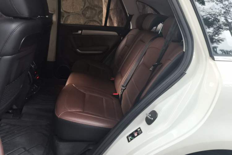 Used Haval H8 2017 2.0T Gasoline Four-Wheel Drive Luxury Model Left Rear Seat