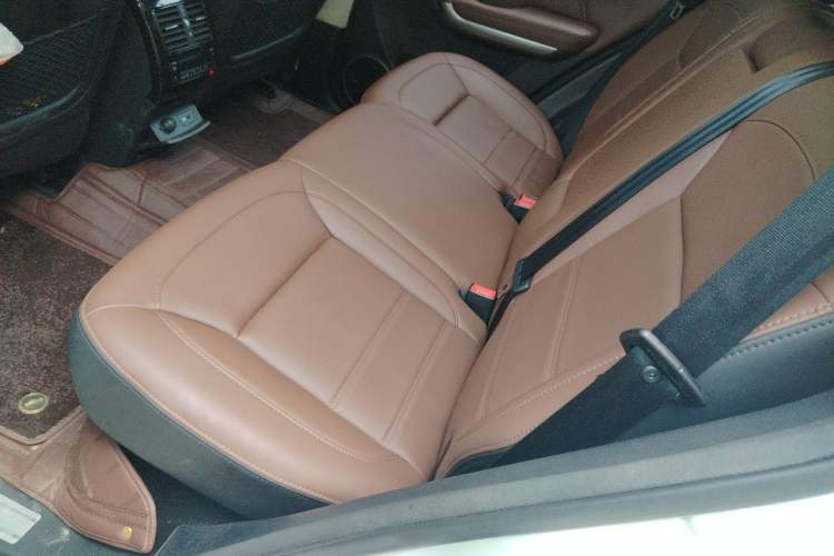Used Haval H8 2017 2.0T Gasoline 4x4 Smart Enjoyment Version Left Rear Seat