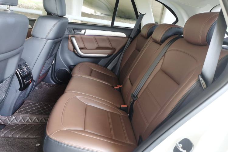 Used Haval H8 2017 2.0T Gasoline 4x4 Enjoyment Model Left Rear Seat