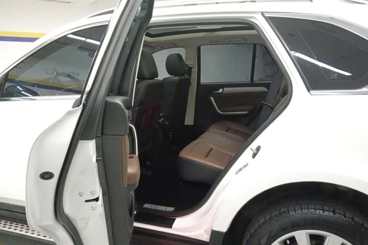 Used Haval H8 2017 2.0T Gasoline Two-Wheel Drive Enjoyment Version Left Rear Seat