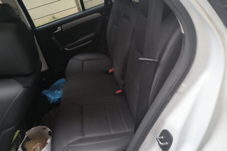 Used Haval H8 2017 2.0T Gasoline Two-Wheel Drive Smart Edition Left Rear Seat